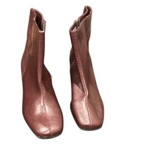 Basic Editions Ankle Boots Block‎ Heel Square Toe Burgundy Zip Up Women's Sz 7W